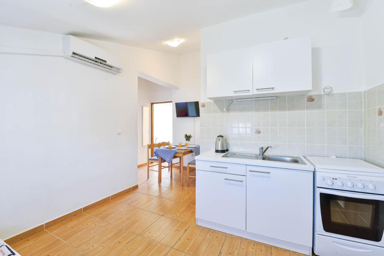 Apartments Adria Туран Екстериор снимка