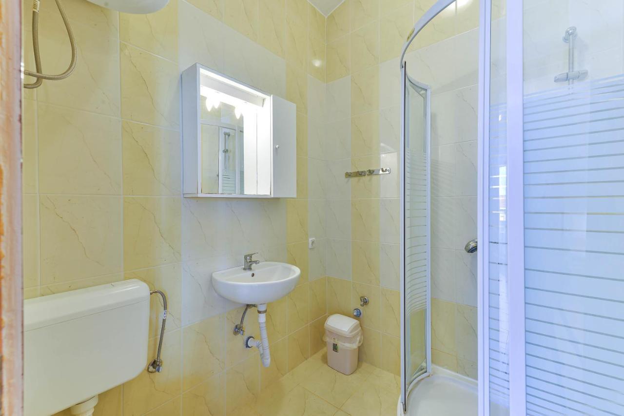 Apartments Adria Туран Екстериор снимка