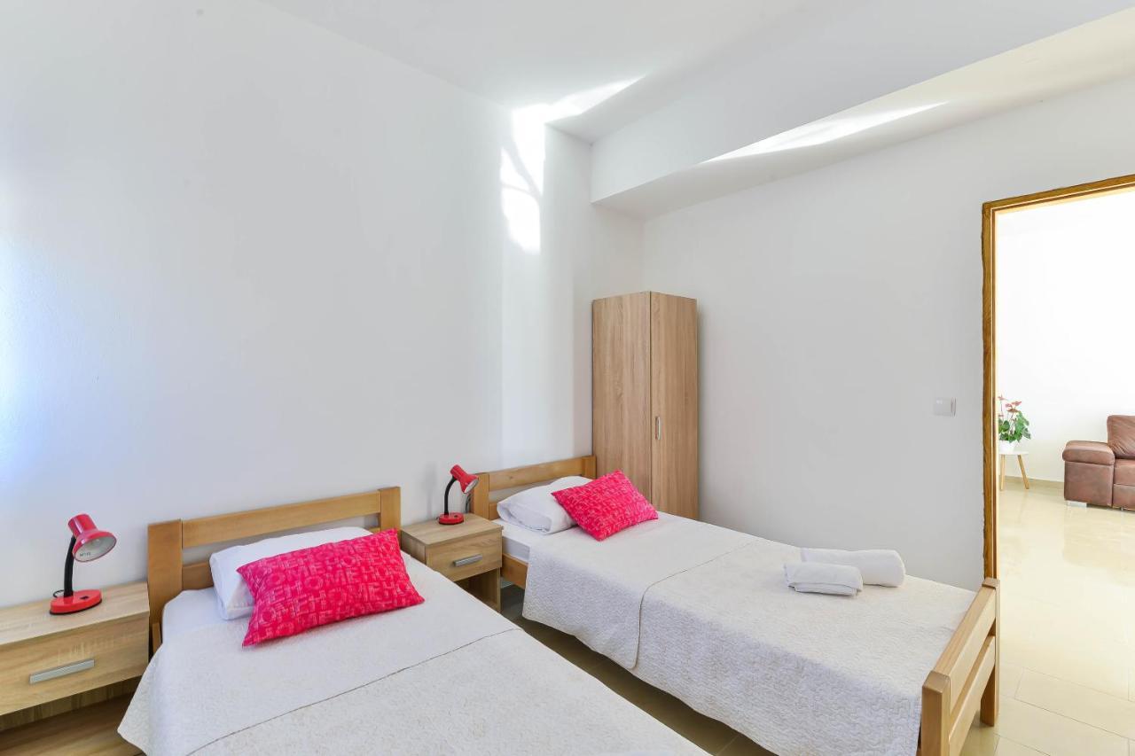 Apartments Adria Туран Екстериор снимка