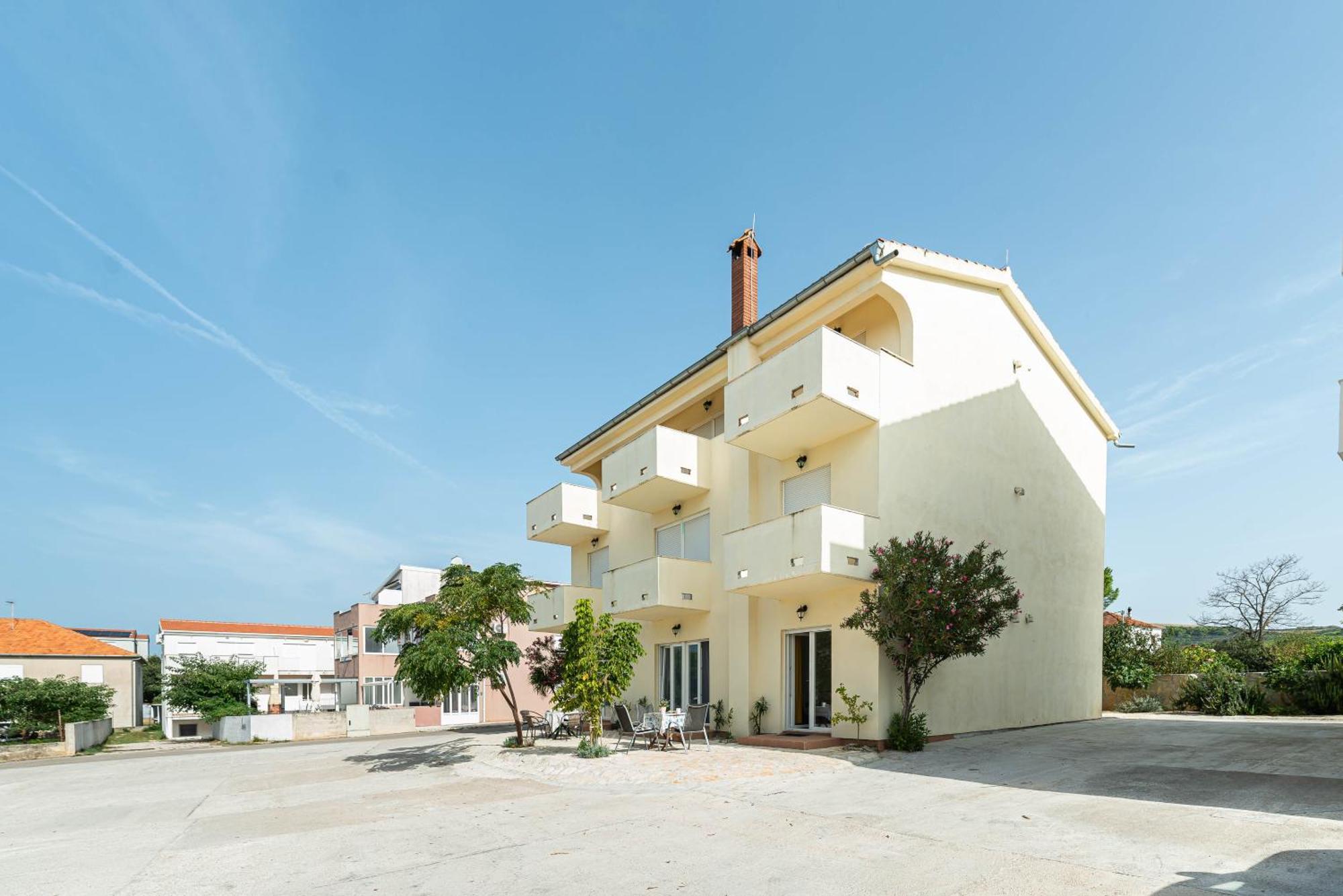 Apartments Adria Туран Екстериор снимка