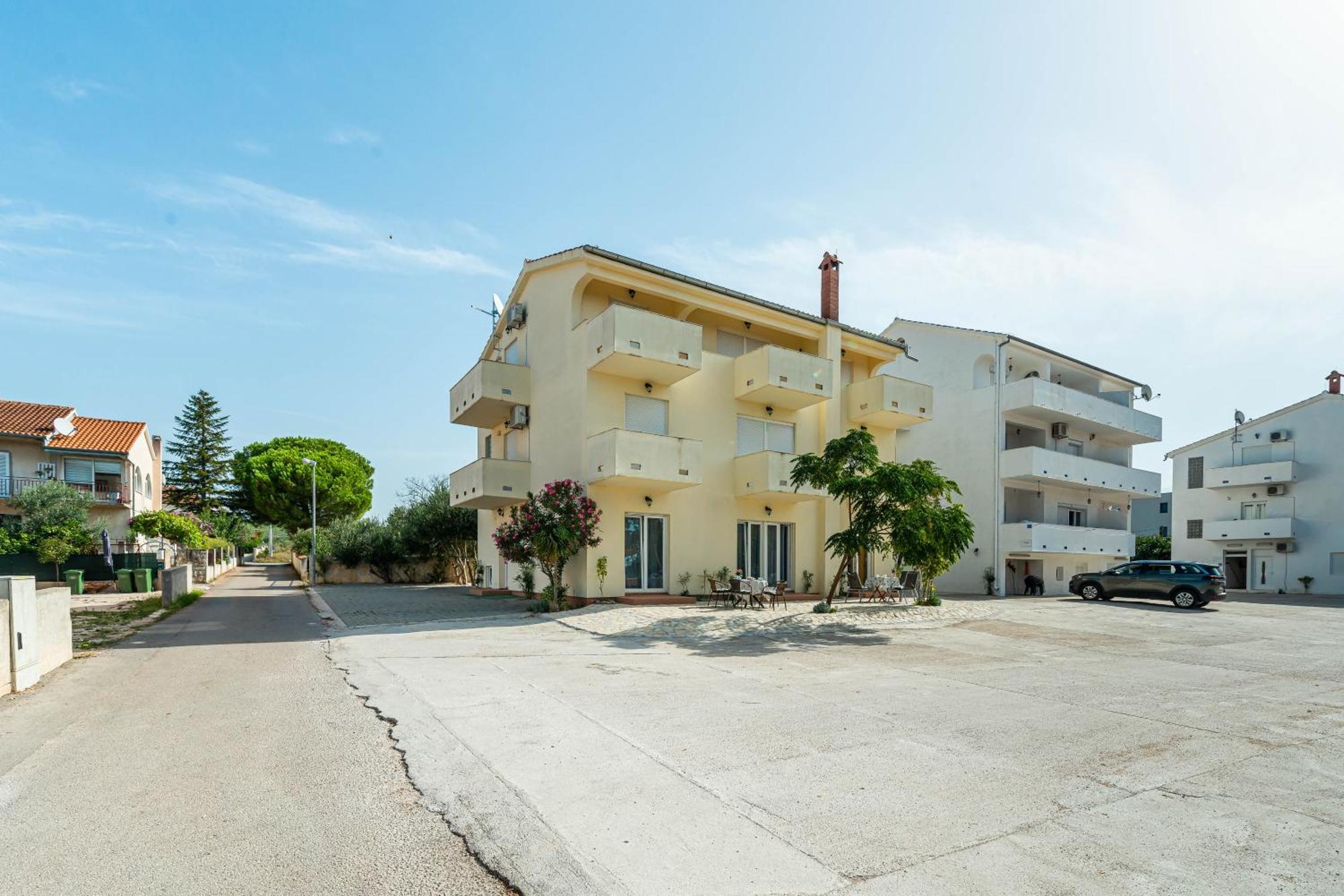 Apartments Adria Туран Екстериор снимка