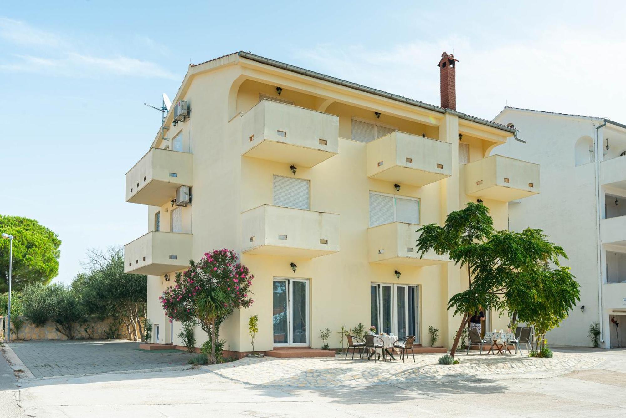 Apartments Adria Туран Екстериор снимка