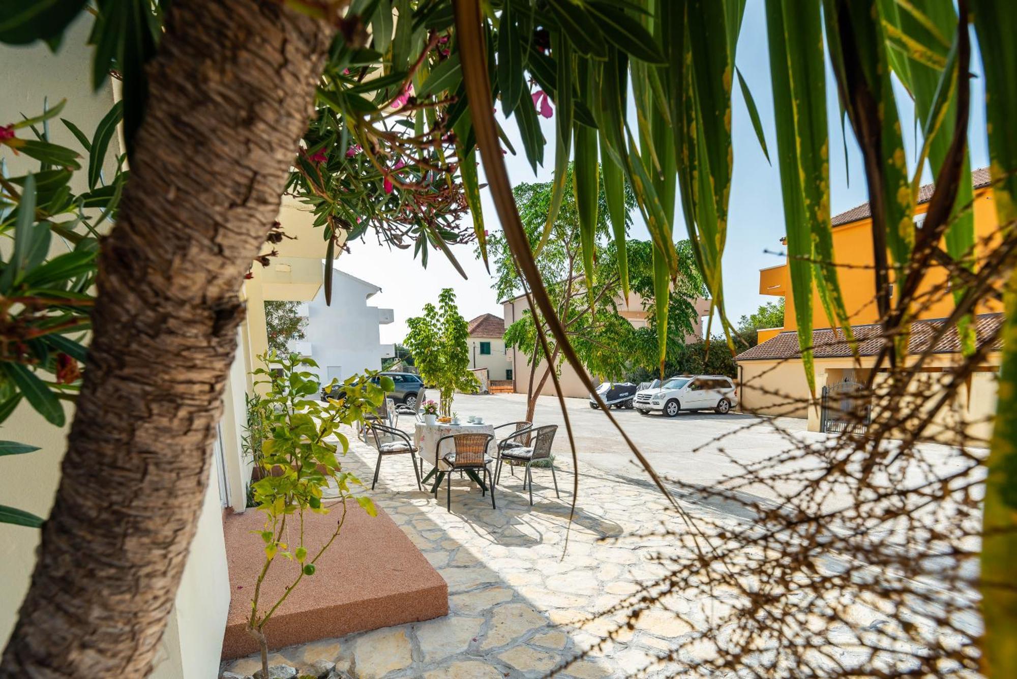 Apartments Adria Туран Екстериор снимка